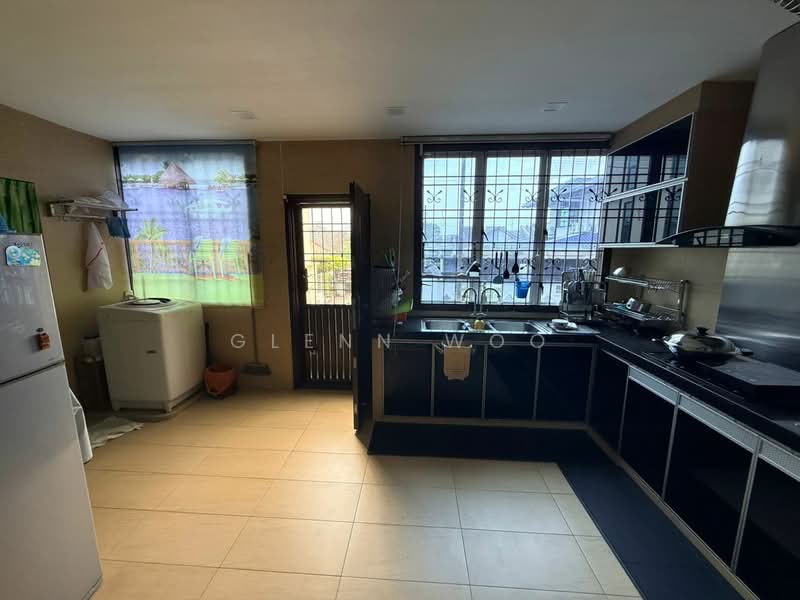 2-storey Terraced House for Sale in Taman Molek (Johor Bahru) - Glenn Woo - Kitchen - PropertyGuru.com.my