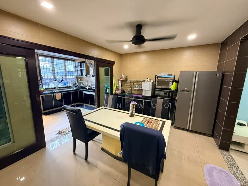 2-storey Terraced House for Sale in Taman Molek (Johor Bahru) - Glenn Woo - Kitchen - PropertyGuru.com.my