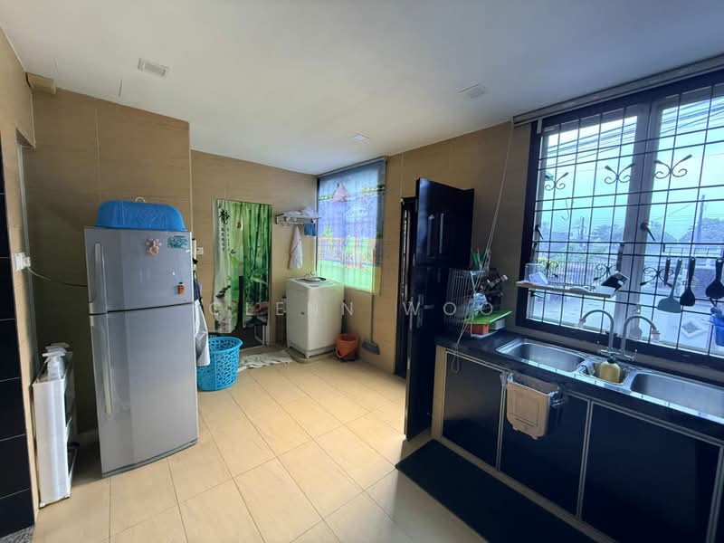 2-storey Terraced House for Sale in Taman Molek (Johor Bahru) - Glenn Woo - Kitchen - PropertyGuru.com.my