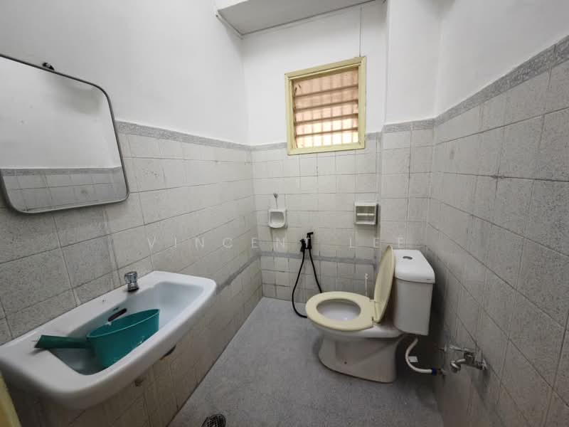 Jalan Suadamai 2/1A, Bandar Tun Hussein Onn 43200 Cheras untuk Untuk Disewa - RM 2,000 /bulan, Apr 2026 - Bathroom - PropertyGuru.com.my