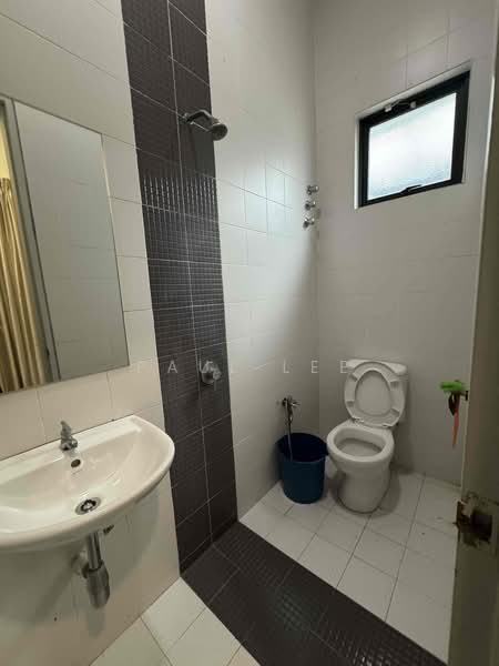 Semi-Detached House for Sale in Bandar Kinrara (Selangor) - Paul Lee - Bathroom - PropertyGuru.com.my