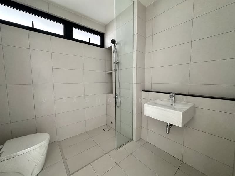 Semi-Detached House for Sale in Bandar Gamuda Gardens (Rawang) - Visaghan Naidu - Bathroom - PropertyGuru.com.my