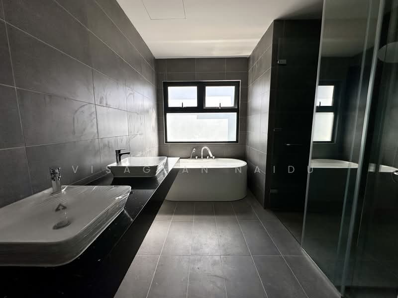 Semi-Detached House for Sale in Bandar Gamuda Gardens (Rawang) - Visaghan Naidu - Bathroom - PropertyGuru.com.my