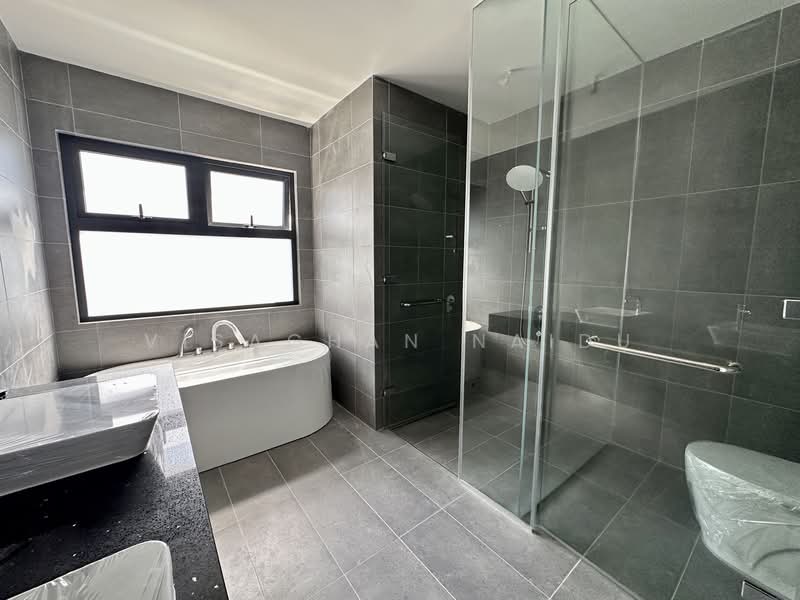 Semi-Detached House for Sale in Bandar Gamuda Gardens (Rawang) - Visaghan Naidu - Bathroom - PropertyGuru.com.my