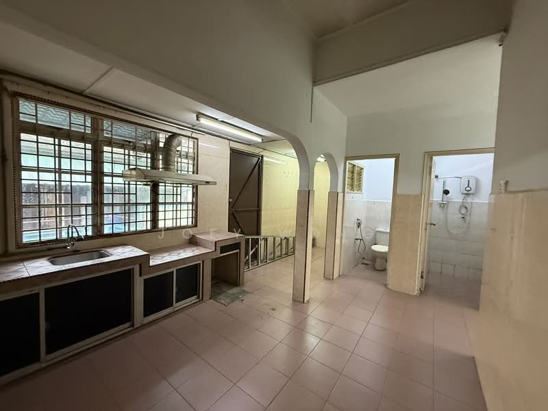 Happy Garden untuk Untuk Dijual - RM 690,000, Apr 2026 - Kitchen - PropertyGuru.com.my