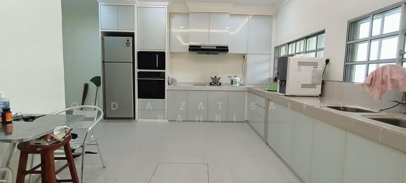 2-storey Terraced House for Sale in Seksyen 1a (Petaling Jaya) - Mohd Aizat Saiful Bahri - Kitchen - PropertyGuru.com.my
