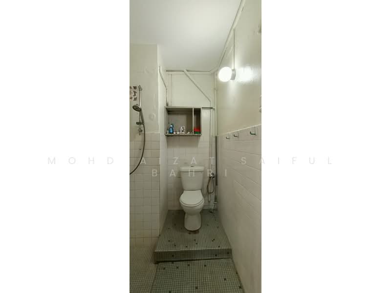 2-storey Terraced House for Sale in Seksyen 1a (Petaling Jaya) - Mohd Aizat Saiful Bahri - Bathroom - PropertyGuru.com.my