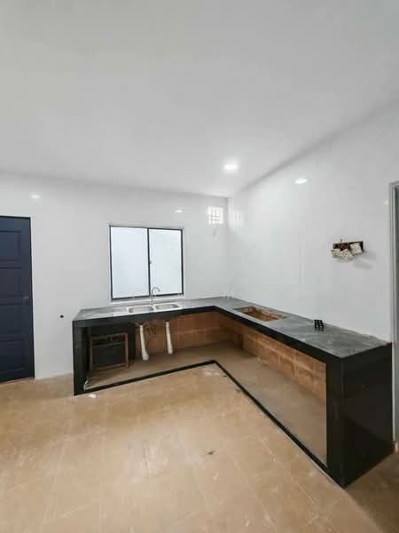 2-storey Terraced House for Sale in Bandar Indahpura (Kulai) - Yen Ma - Kitchen - PropertyGuru.com.my