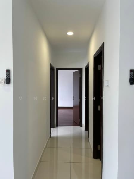 Condominium for Rent at Paraiso Residence @ The Earth - Vincent Chye - Corridor - PropertyGuru.com.my