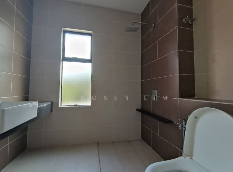 2-storey Terraced House for Sale in Setia Utama (Setia Alam) - Yongsen Lim - Bathroom - PropertyGuru.com.my
