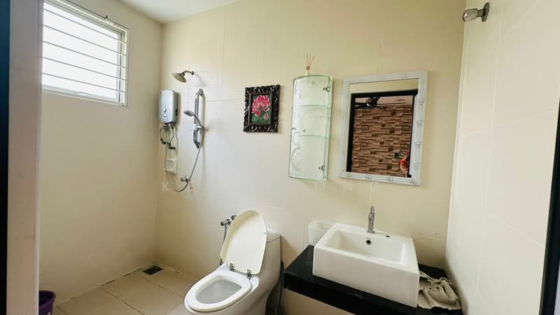 Semi-Detached House for Sale in Anggun 2 Residence (Rawang) - Ken Chong - Bathroom - PropertyGuru.com.my