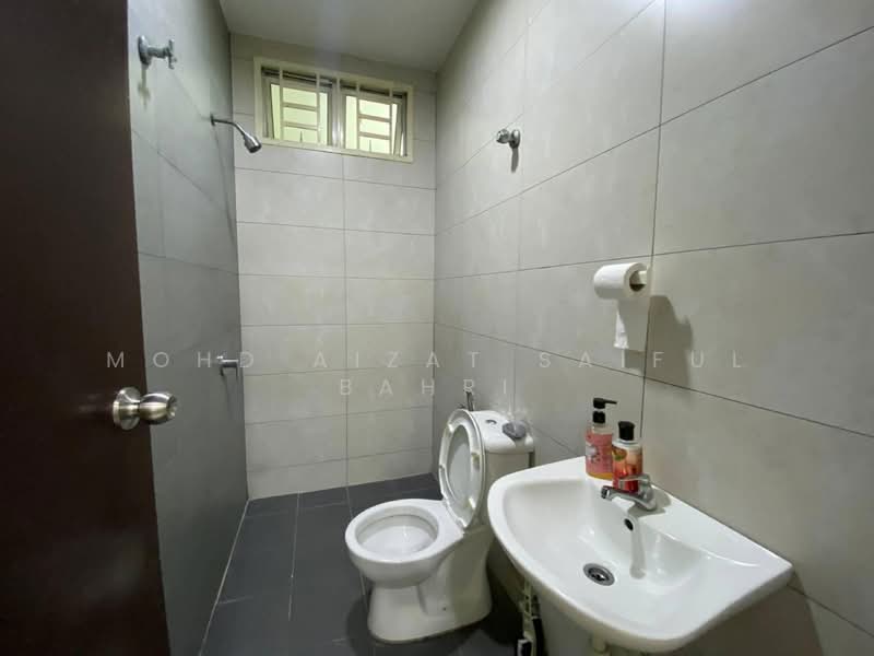 2-storey Terraced House for Sale in Bandar Baru Bangi (Selangor) - Mohd Aizat Saiful Bahri - Bathroom - PropertyGuru.com.my