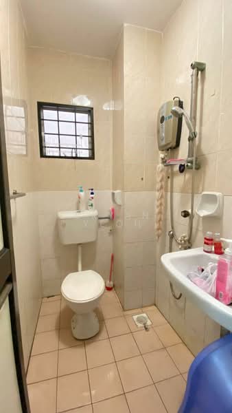 Apartment for Sale at Flora Damansara Apartment - Bryan Yeoh - Bathroom - PropertyGuru.com.my