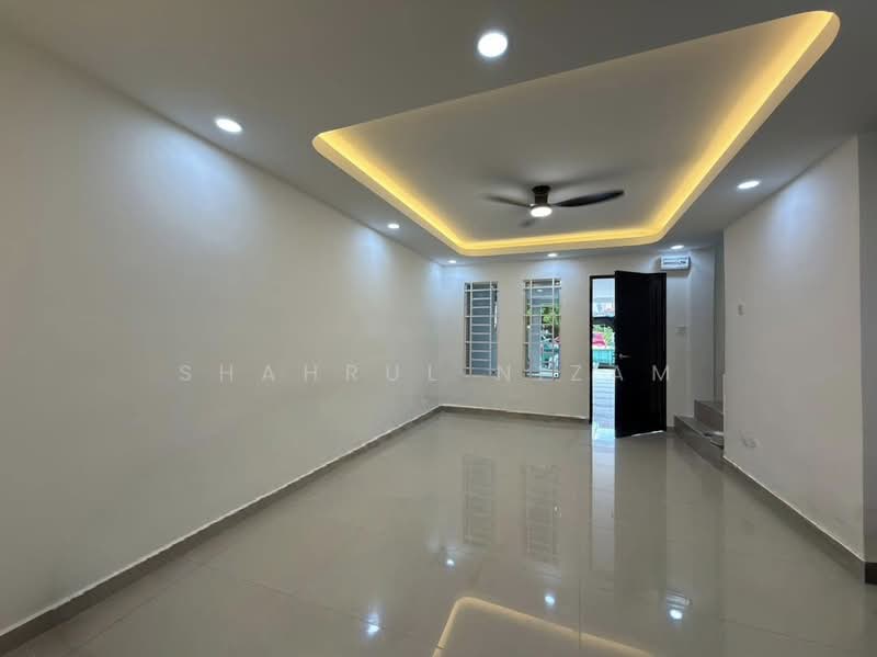 Taman Kantan Permai untuk Untuk Dijual - RM 350,000, Apr 2026 - Living Room - PropertyGuru.com.my