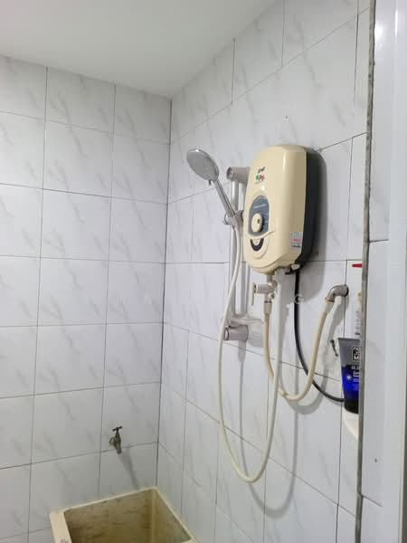 1-storey Terraced House for Sale in Taman Johor Jaya (Johor Bahru) - Sharon Ng - Bathroom - PropertyGuru.com.my