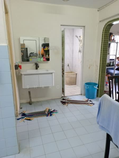 1-storey Terraced House for Sale in Taman Johor Jaya (Johor Bahru) - Sharon Ng - Bathroom - PropertyGuru.com.my