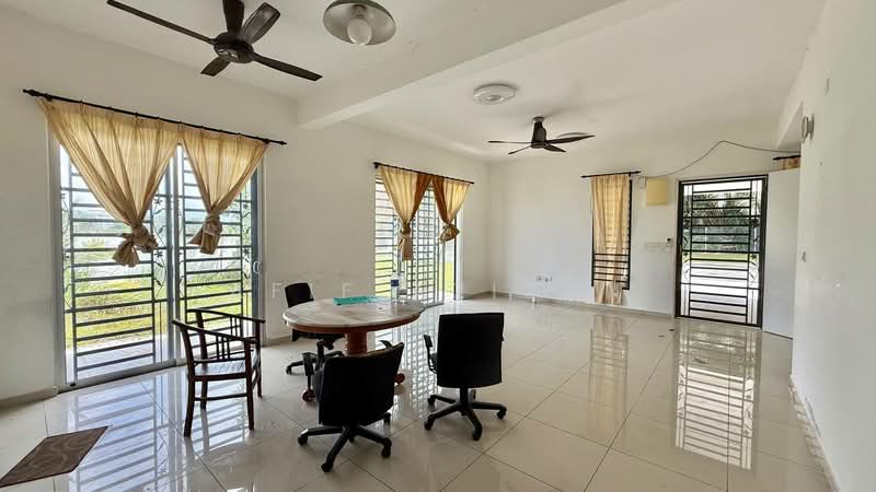 2-storey Terraced House for Sale in Taman Tiara Sendayan (Bandar Sri Sendayan) - Afif Azizan - Living Room - PropertyGuru.com.my