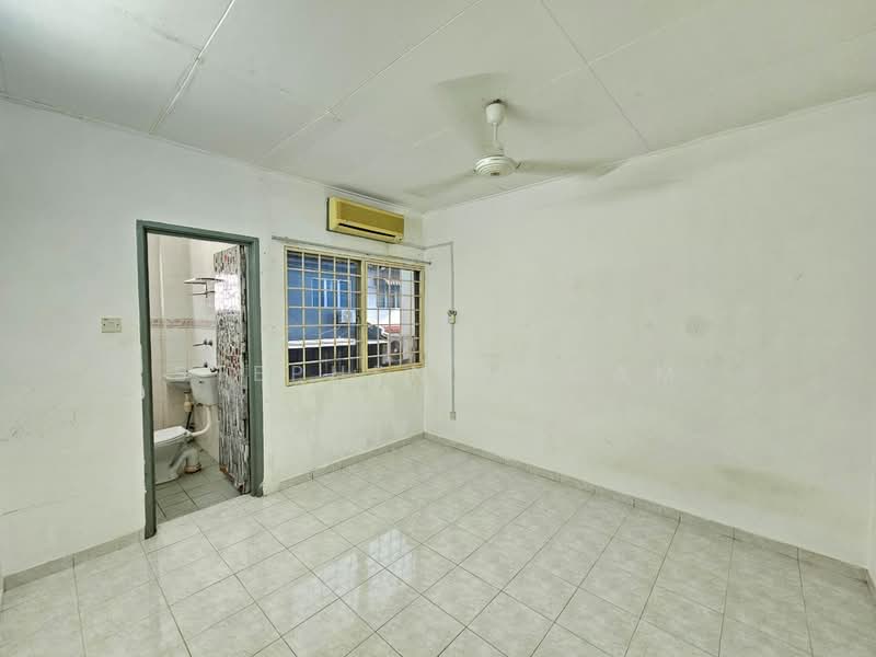 2-storey Terraced House for Rent in Taman Seri Taming (Cheras) - Stephen Megam - Bathroom - PropertyGuru.com.my