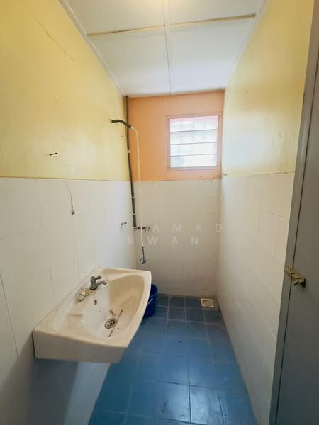 Rumah Teres untuk Dijual di Kampung Kepayang (Perak) - Mohamad Irwan - Bathroom - PropertyGuru.com.my