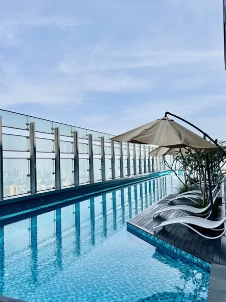 Servis Apartment untuk Dijual di SO Sofitel Kuala Lumpur Residences - Pei Wen Teck - Infinity Pool - PropertyGuru.com.my