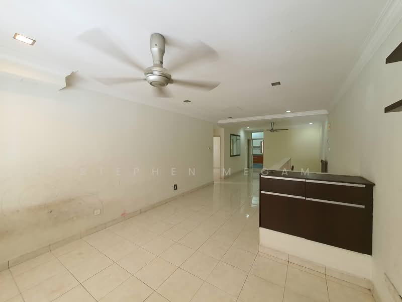 Townhouse for Rent in Cheras (Kuala Lumpur) - Stephen Megam - Living Room - PropertyGuru.com.my