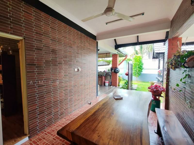 Link Bungalow for Sale in Bandar Putra (Kulai) - Amir Faris Rusli - Exterior - PropertyGuru.com.my