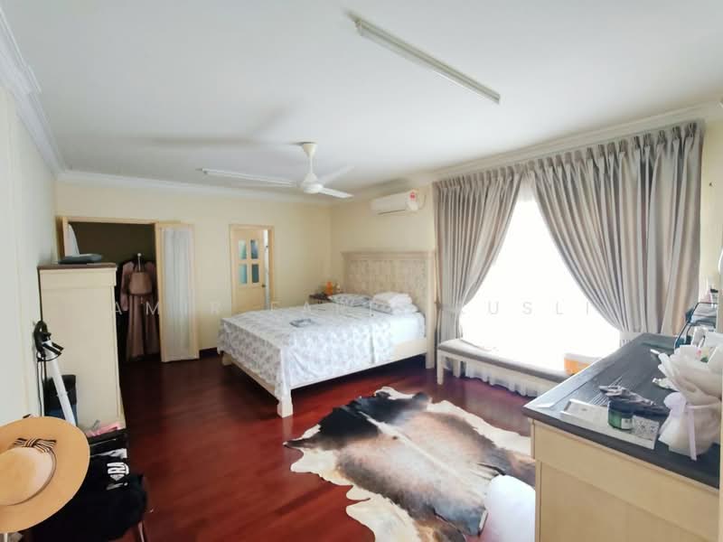 Link Bungalow for Sale in Bandar Putra (Kulai) - Amir Faris Rusli - Bedroom - PropertyGuru.com.my