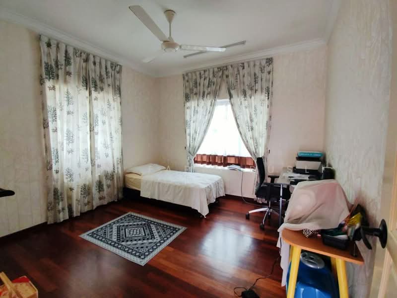 Link Bungalow for Sale in Bandar Putra (Kulai) - Amir Faris Rusli - Bedroom - PropertyGuru.com.my