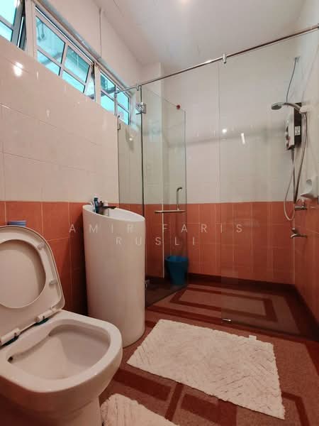 Link Bungalow for Sale in Bandar Putra (Kulai) - Amir Faris Rusli - Bathroom - PropertyGuru.com.my