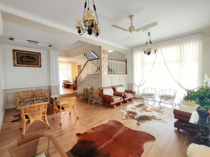 Link Bungalow for Sale in Bandar Putra (Kulai) - Amir Faris Rusli - Living Room - PropertyGuru.com.my