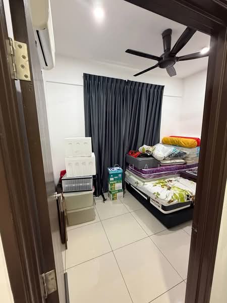 Service Residence for Sale at 8Scape Residence @ Sutera - Ken Chai - Bedroom - PropertyGuru.com.my