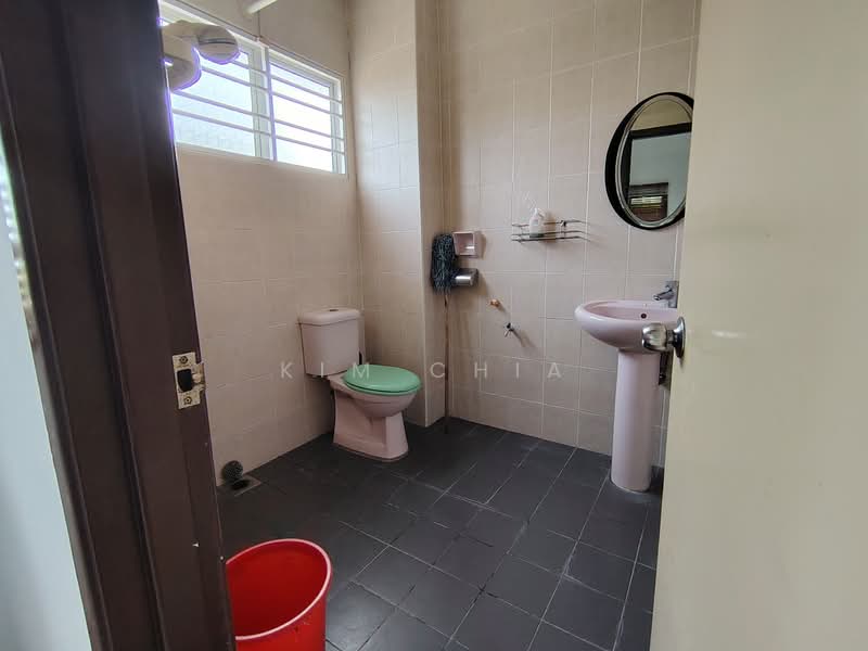 2-storey Terraced House for Sale in Rawang Perdana (Rawang) - Kim Chia - Bathroom - PropertyGuru.com.my