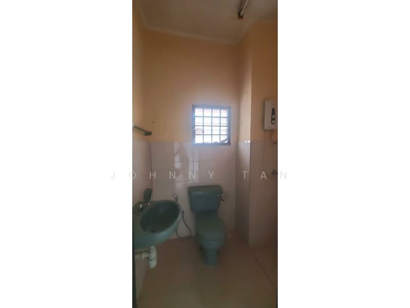 Terraced House for Sale in Bandar Kinrara Seksyen 1 (Bandar Kinrara) - Johnny Tan - Bathroom - PropertyGuru.com.my