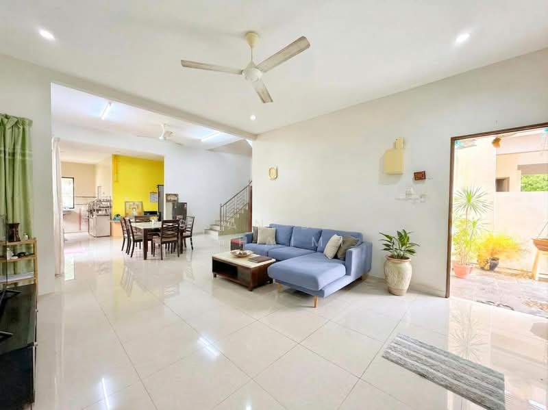Semi-Detached House for Sale in Taman Nusa Intan (Senawang) - Hassan Basri Suhaimi - Living Room - PropertyGuru.com.my