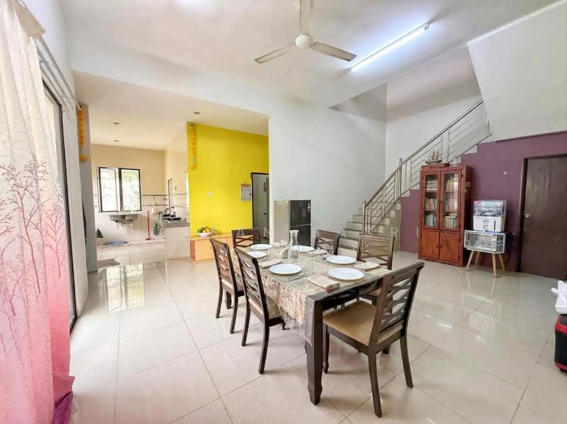 Semi-Detached House for Sale in Taman Nusa Intan (Senawang) - Hassan Basri Suhaimi - Dining Room - PropertyGuru.com.my