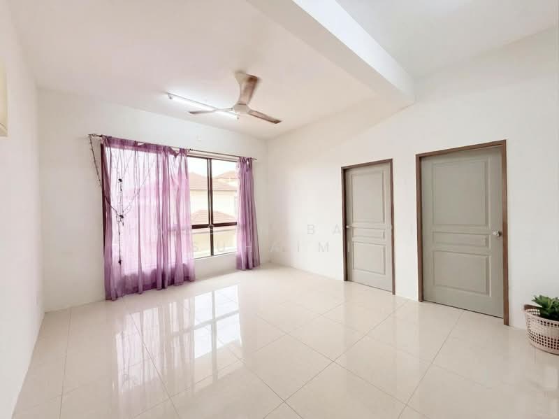 Semi-Detached House for Sale in Taman Nusa Intan (Senawang) - Hassan Basri Suhaimi - Living Room - PropertyGuru.com.my