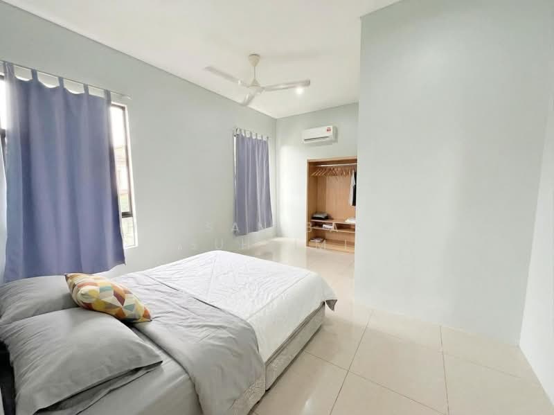 Semi-Detached House for Sale in Taman Nusa Intan (Senawang) - Hassan Basri Suhaimi - Bedroom - PropertyGuru.com.my