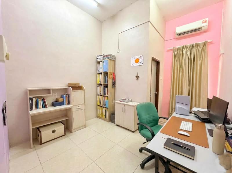 Semi-Detached House for Sale in Taman Nusa Intan (Senawang) - Hassan Basri Suhaimi - Study - PropertyGuru.com.my