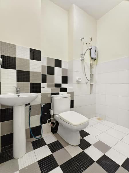 2-storey Terraced House for Sale in Taman Setia Indah (Tebrau) - Robin Lim - Bathroom - PropertyGuru.com.my