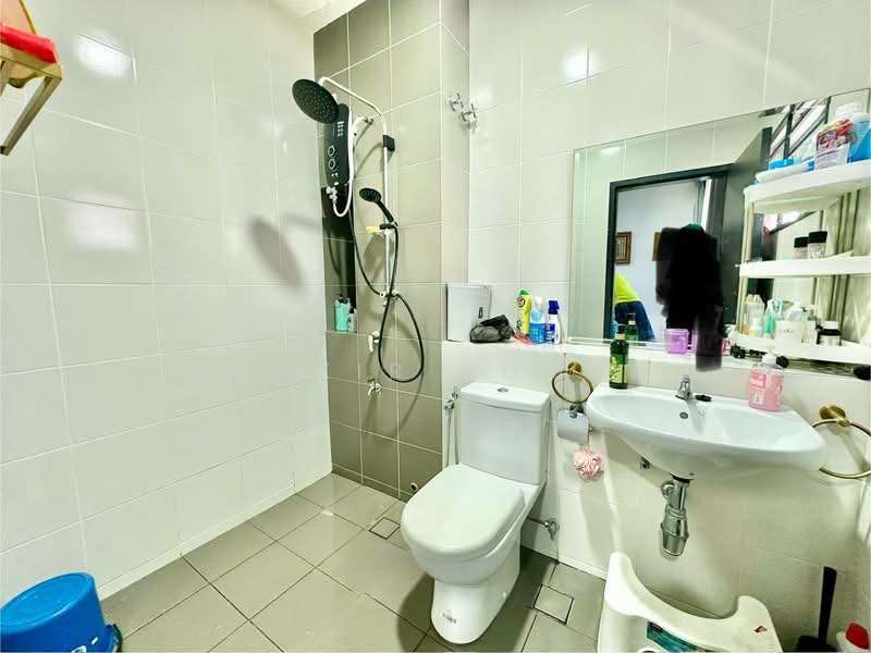 Bandar Bukit Raja : Ayra 2 untuk Untuk Dijual - RM 700,000, Apr 2026 - Bathroom - PropertyGuru.com.my