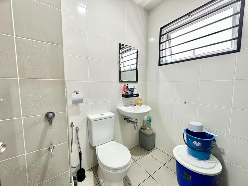 Bandar Bukit Raja : Ayra 2 untuk Untuk Dijual - RM 700,000, Apr 2026 - Bathroom - PropertyGuru.com.my