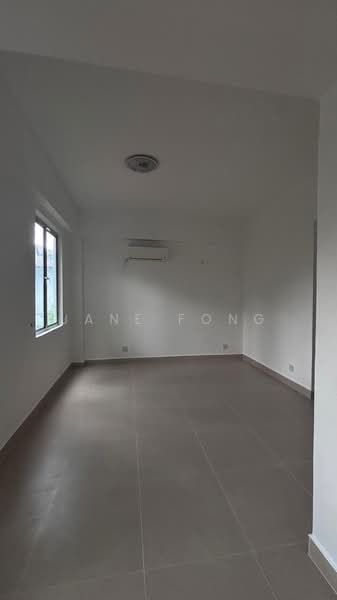 Kondominium untuk Dijual di Sri Lojing Condominiums - Jane Fong - master room - PropertyGuru.com.my