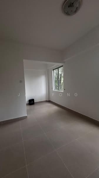 Kondominium untuk Dijual di Sri Lojing Condominiums - Jane Fong - master room - PropertyGuru.com.my