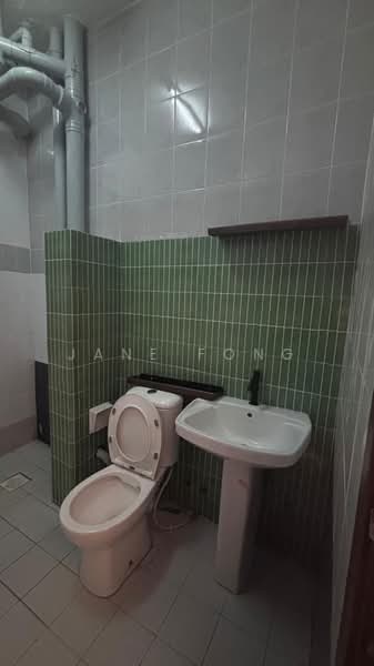 Kondominium untuk Dijual di Sri Lojing Condominiums - Jane Fong - Bathroom - PropertyGuru.com.my