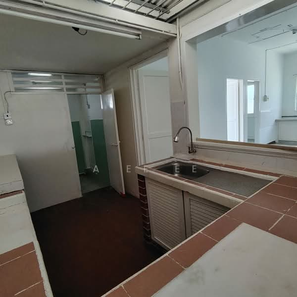 Semi-Detached House for Sale in Island Park (Jelutong) - A Ee Ee - Kitchen - PropertyGuru.com.my
