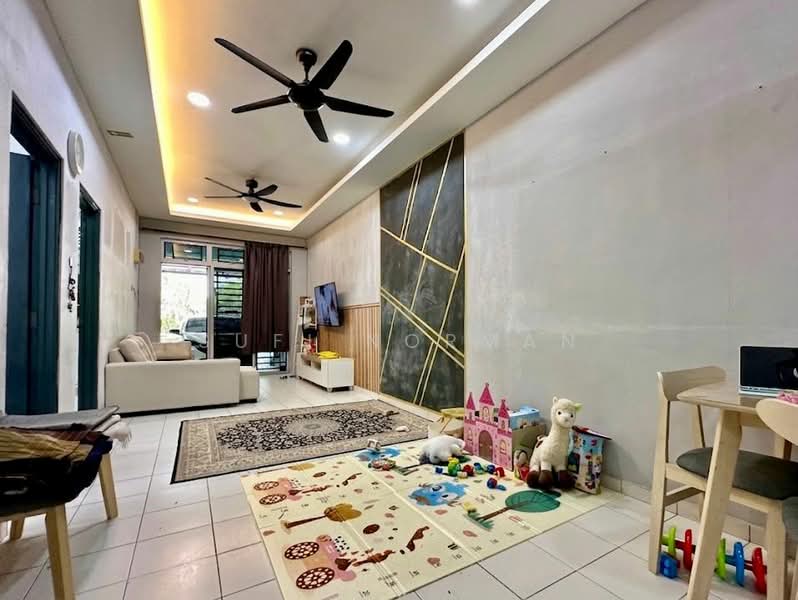 Taman Pulai Jaya untuk Untuk Dijual - RM 450,000, Apr 2026 - Living Room - PropertyGuru.com.my