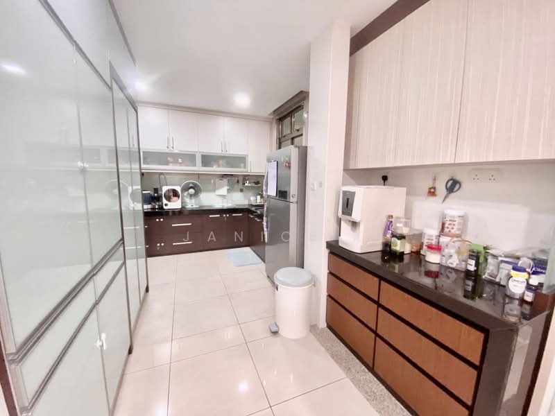 Taman Sutera Utama untuk Untuk Dijual - RM 2,050,000, Apr 2026 - Kitchen - PropertyGuru.com.my