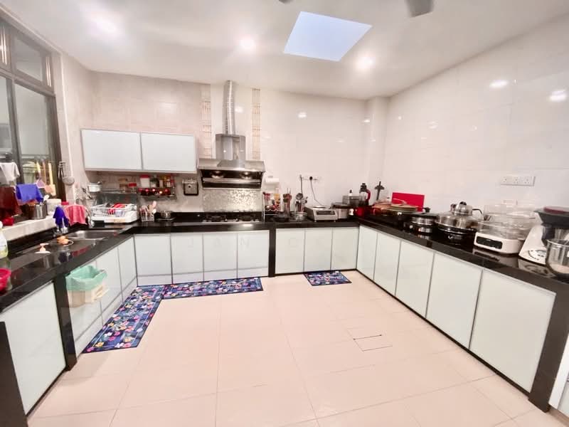 Taman Sutera Utama untuk Untuk Dijual - RM 2,050,000, Apr 2026 - Kitchen - PropertyGuru.com.my