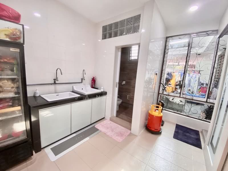 Taman Sutera Utama untuk Untuk Dijual - RM 2,050,000, Apr 2026 - Kitchen - PropertyGuru.com.my
