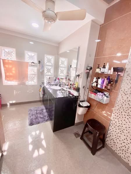 Taman Sutera Utama untuk Untuk Dijual - RM 2,050,000, Apr 2026 - Bathroom - PropertyGuru.com.my